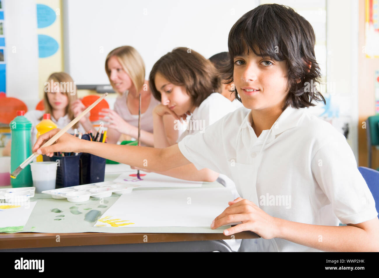 Children art class 12 13 hi-res stock photography and images - Alamy