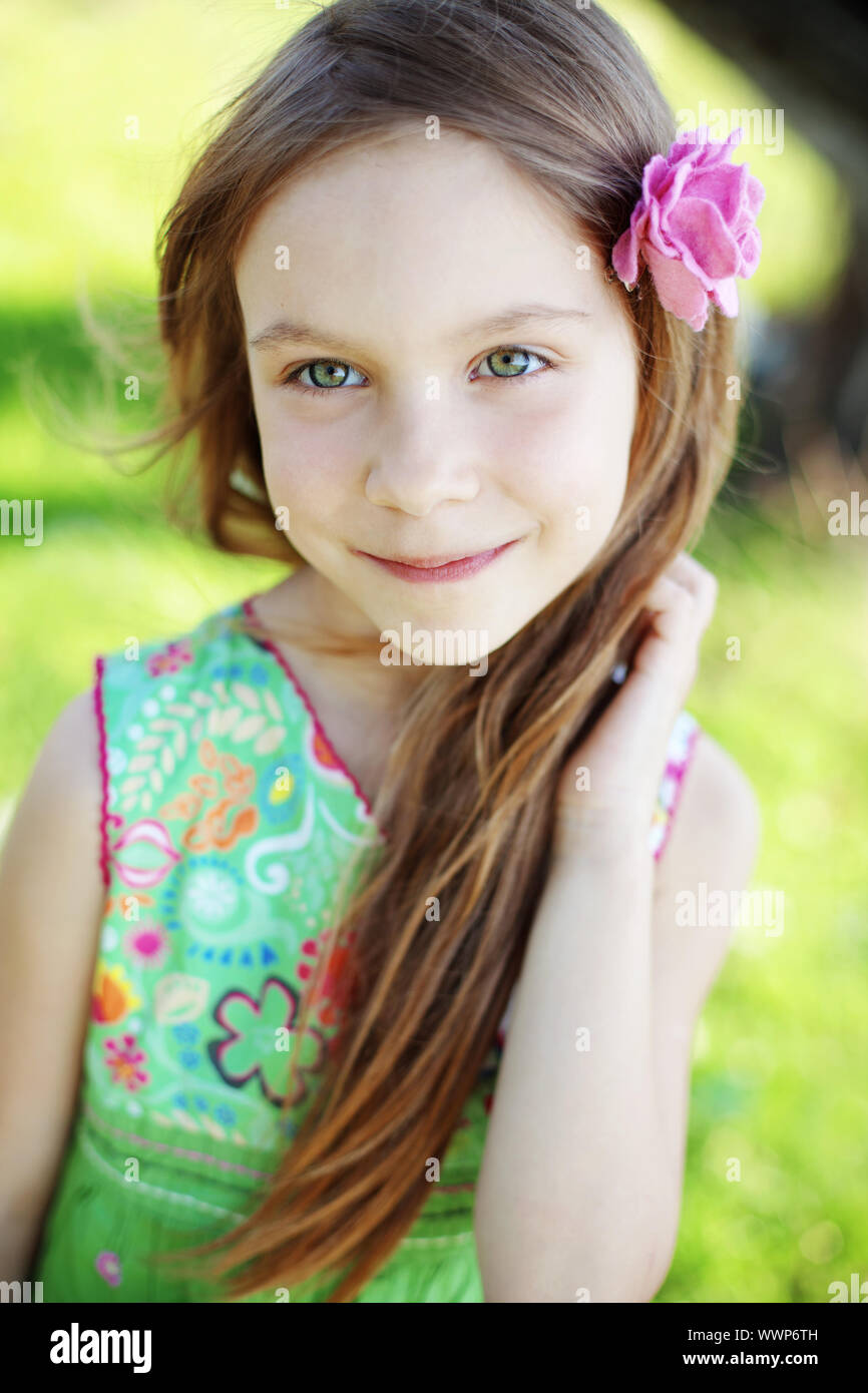 Portrait of beautiful little girl Stock Photo - Alamy