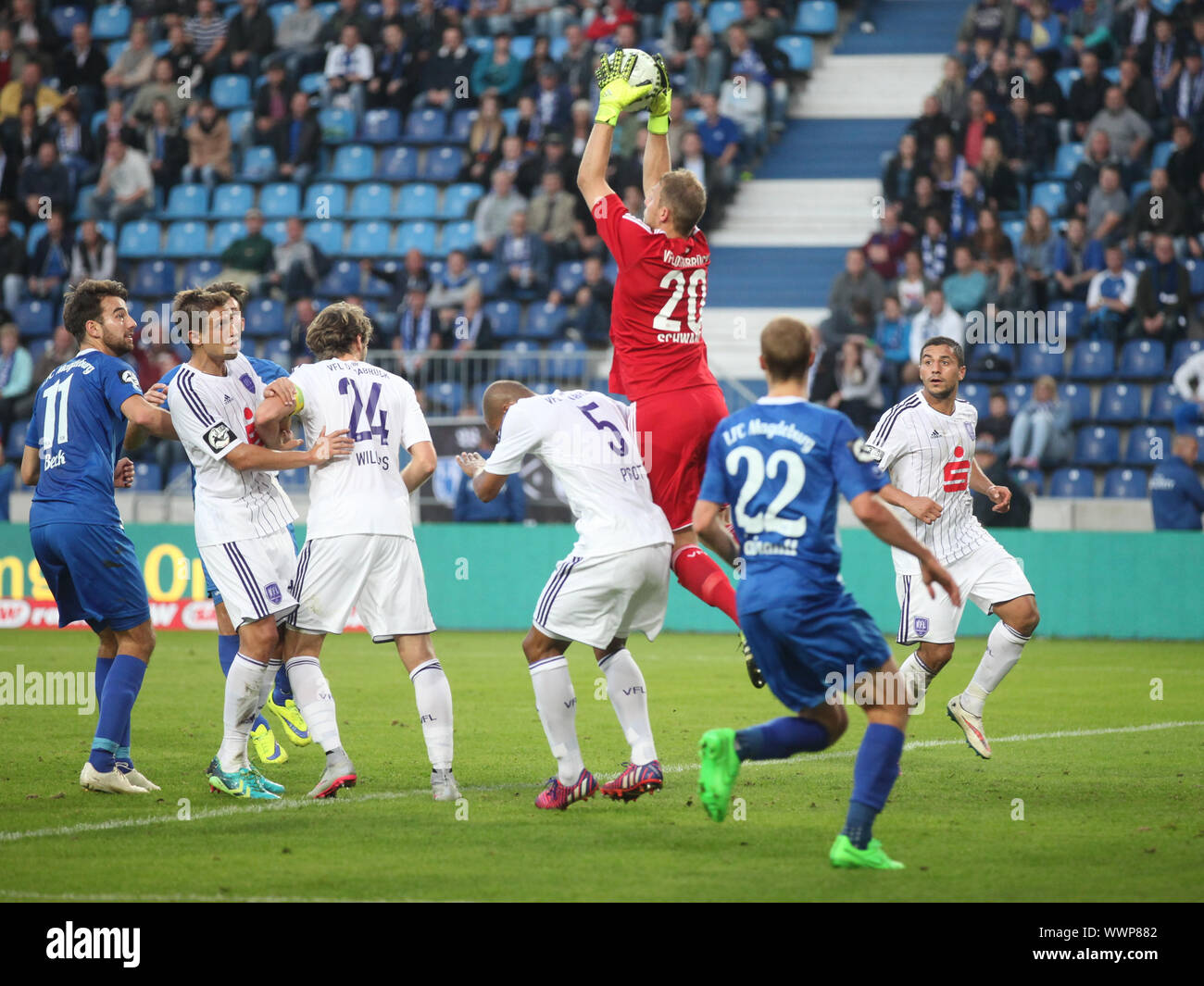 deutscher Fußballtorwart Marvin Schwäbe in Aktion -3.Liga-Saison 2015/16 VfL Osnabrück,DFB U21 Team Stock Photo