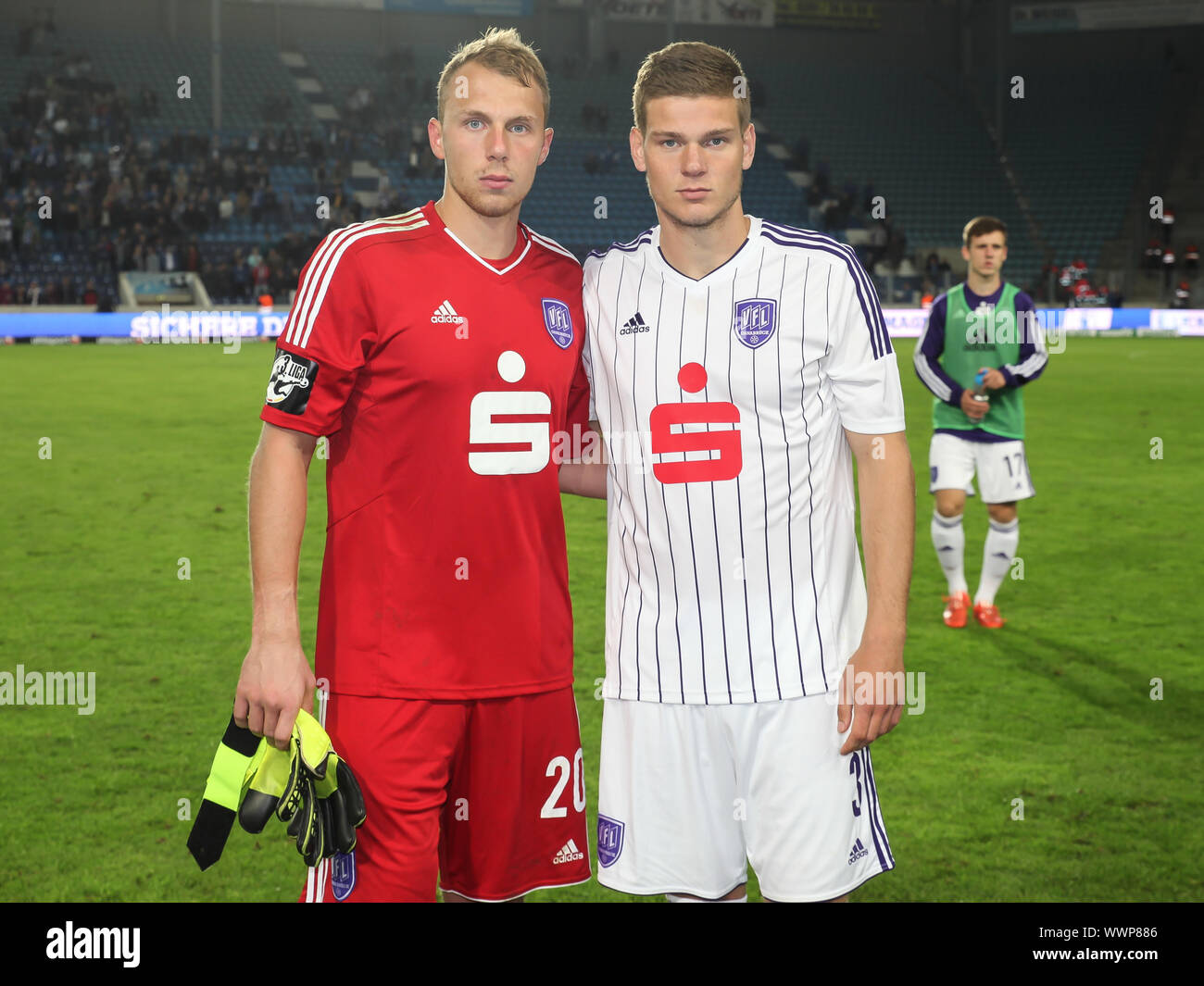 deutsche Fußballspieler Torwart Marvin Schwäbe,Anthony Syhre -3.Liga-Saison15/16 beide VfL Osnabrück Stock Photo