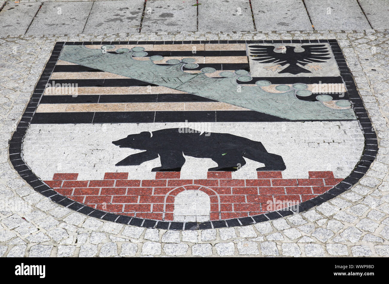 Impressionen aus Magdeburg- Stadtwappen vor dem Rathaus der Landeshauptstadt von Sachsen-Anhalt Magdeburg Stock Photo