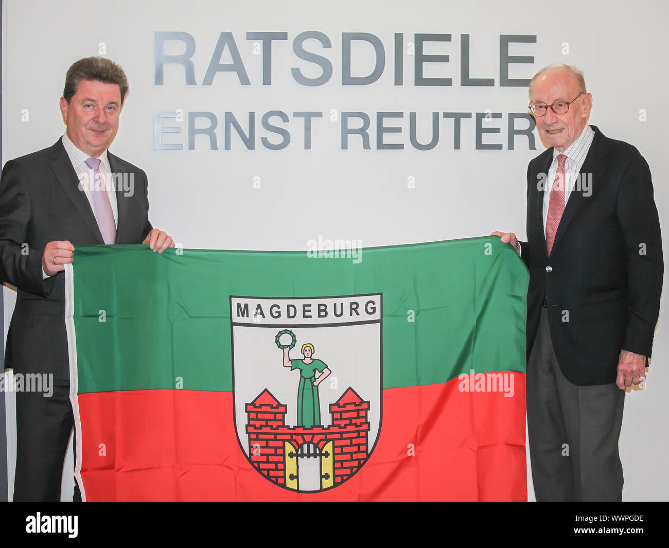 Dr.Lutz Trümper (Magdeburg) and Edzard Reuter Stock Photo
