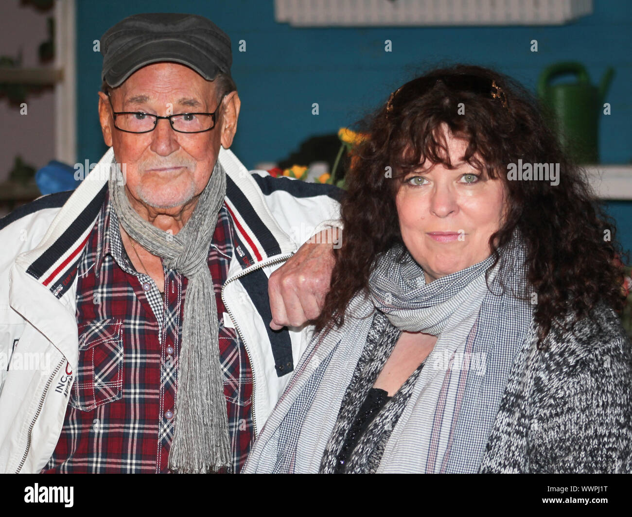 Actor Herbert Köfer with his wife Heike before a performance in Schoenebeck / Salzelmen Stock Photo