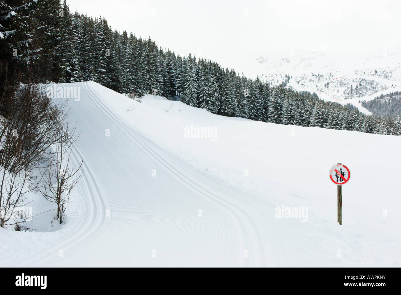 Ski piste sign french alps hi-res stock photography and images - Alamy