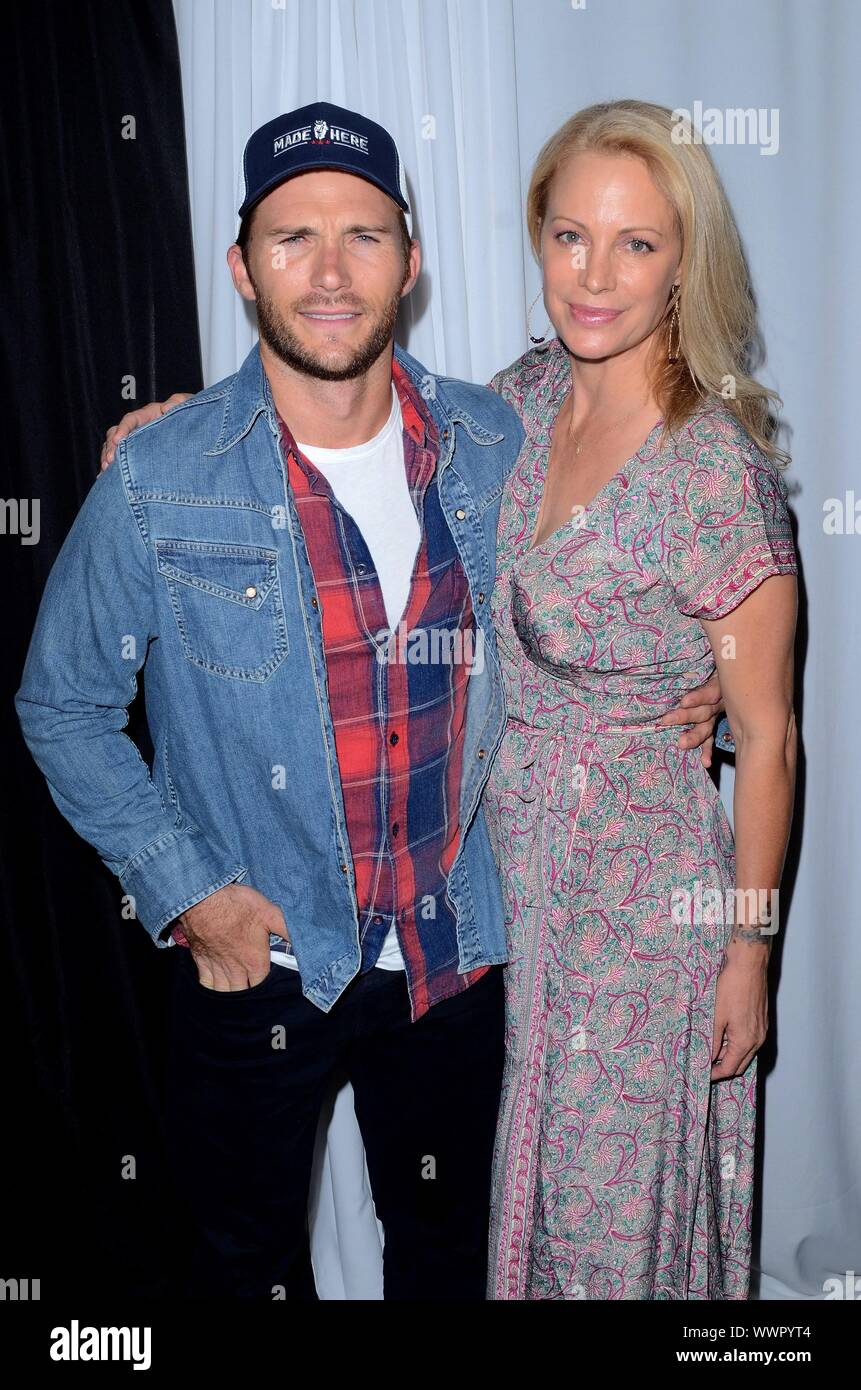 Los Angeles, CA. 14th Sep, 2019. Scott Eastwood, Alison Eastwood at arrivals for 'The Chainsaw Artist' Gallery Event, The Industry Loft, Los Angeles, CA September 14, 2019. Credit: Priscilla Grant/Everett Collection/Alamy Live News Stock Photo