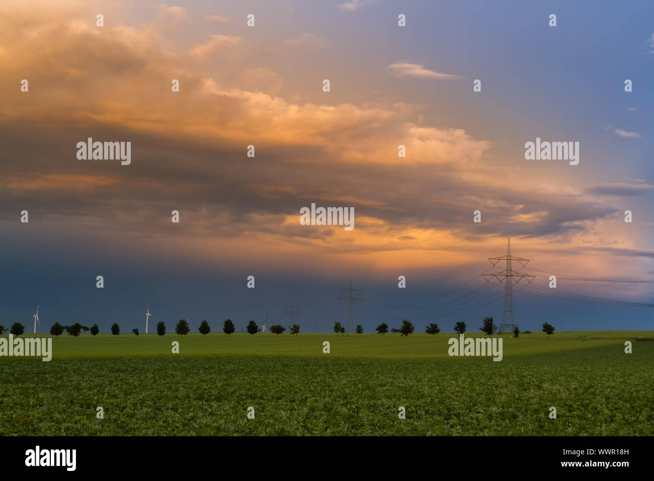 The line storm hi-res stock photography and images - Alamy