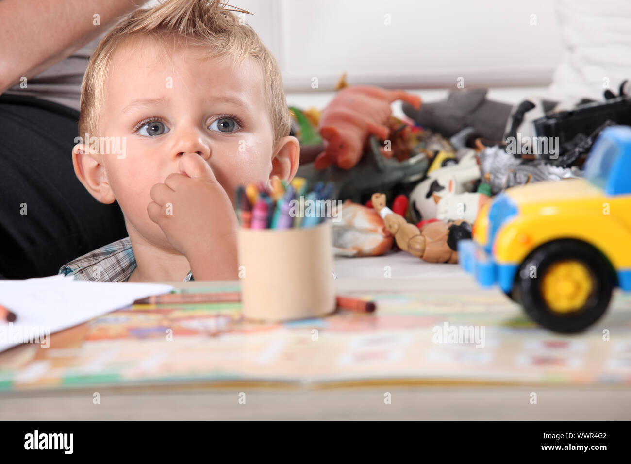 Crayons drawing scribble child hires stock photography and images Alamy