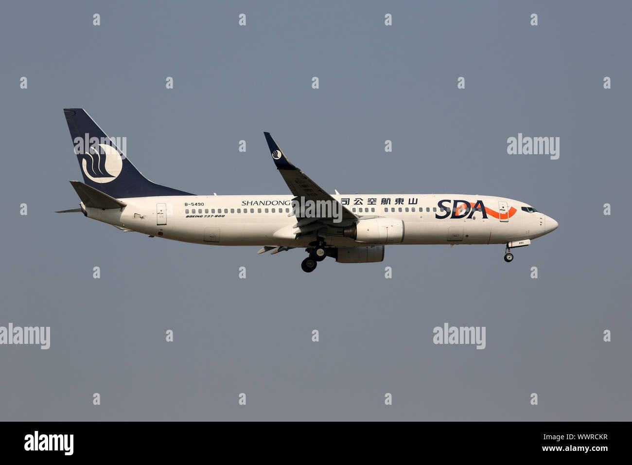 SDA Shandong Airlines Aircraft Boeing 737-800 Stock Photo