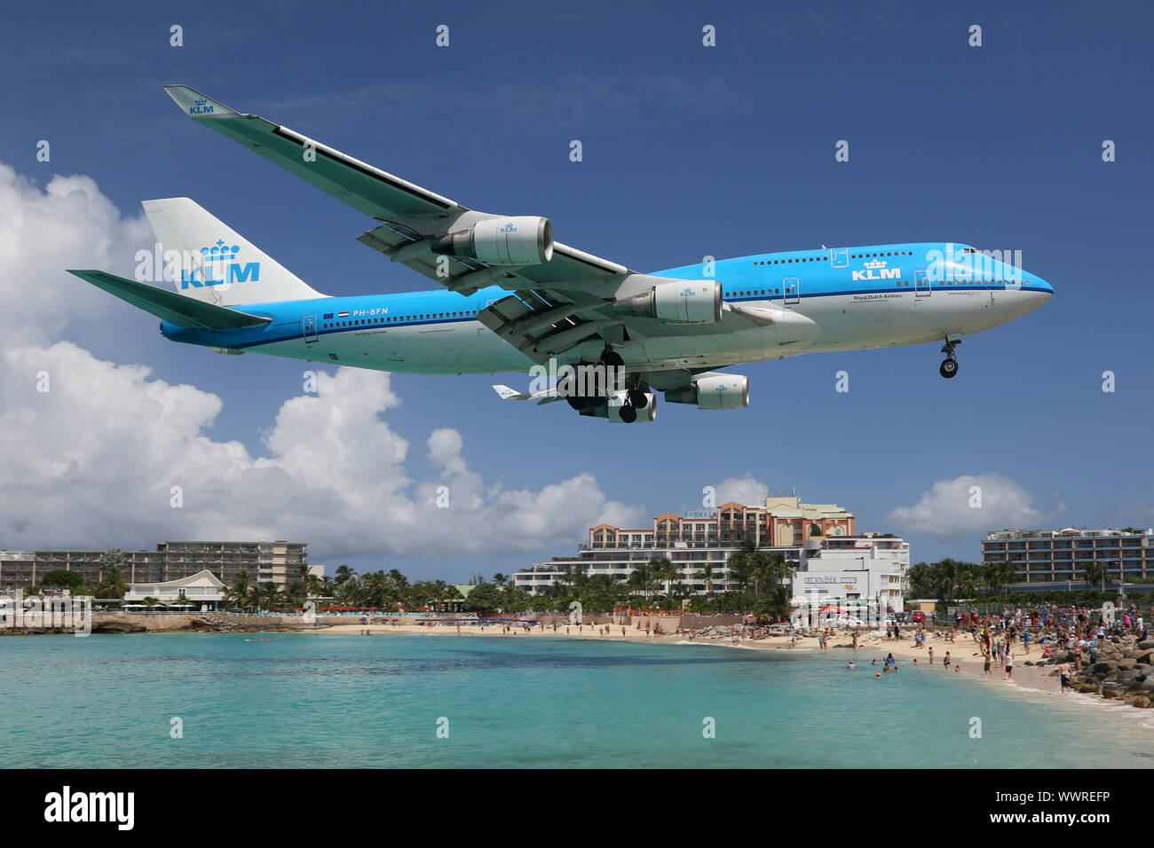 KLM Boeing 747-400 aircraft landing airport St. Maarten Stock Photo