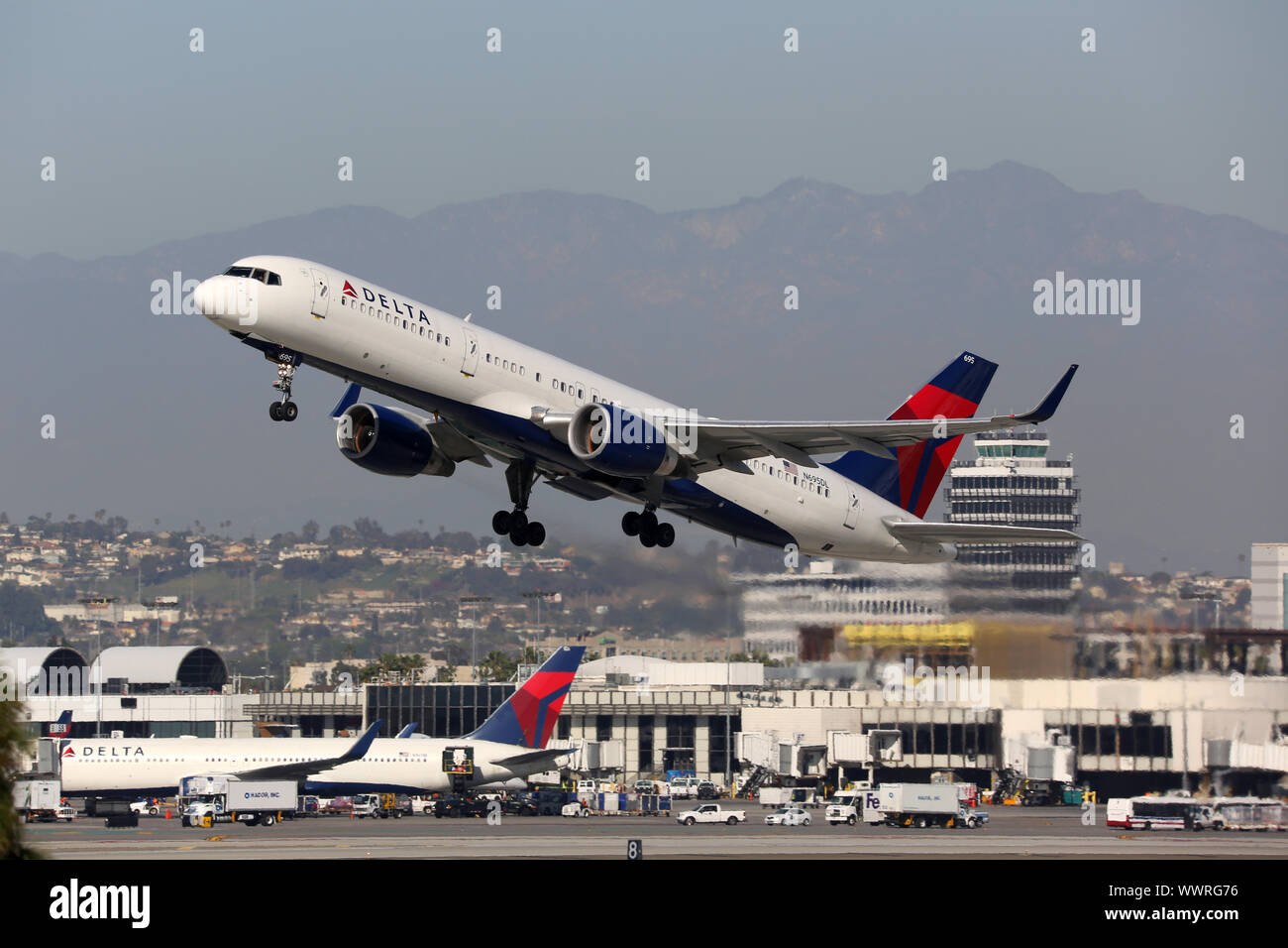 Delta Air Lines Boeing 757-200 aircraft Los Angeles Airport Stock Photo