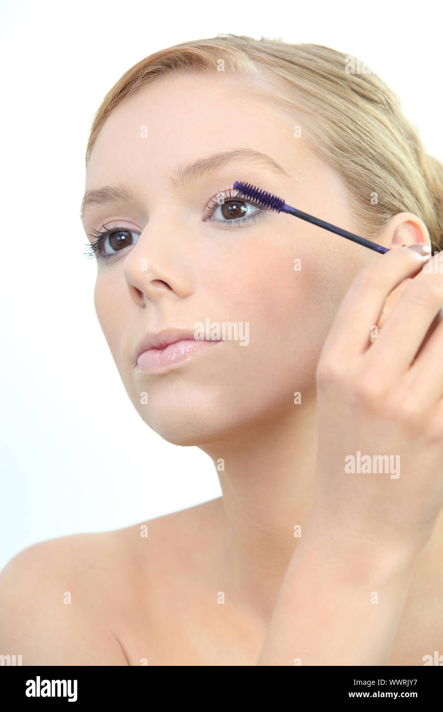 Woman eyeliner flick hi-res stock photography and images - Alamy