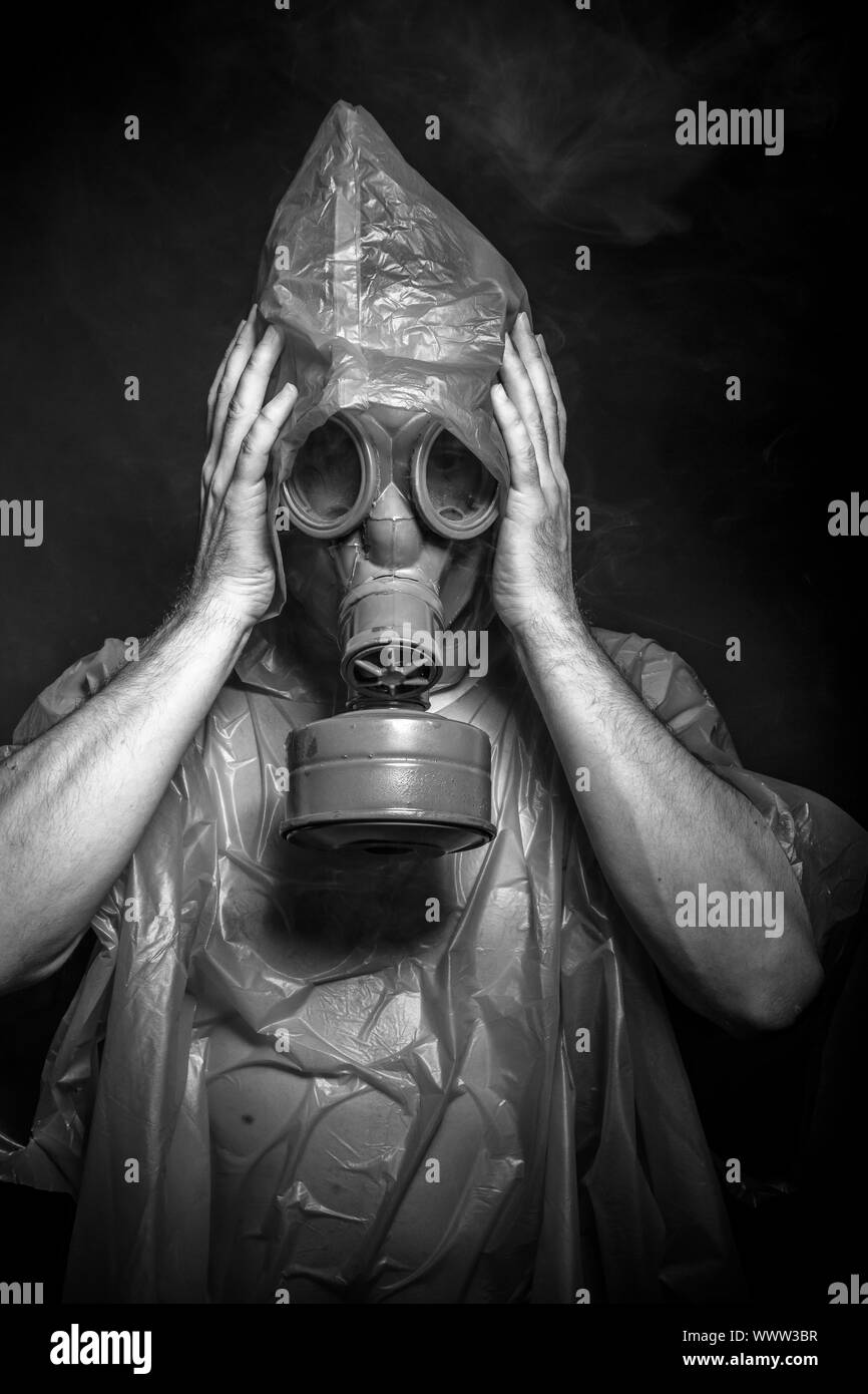 Man gas mask Black and White Stock Photos & Images Alamy