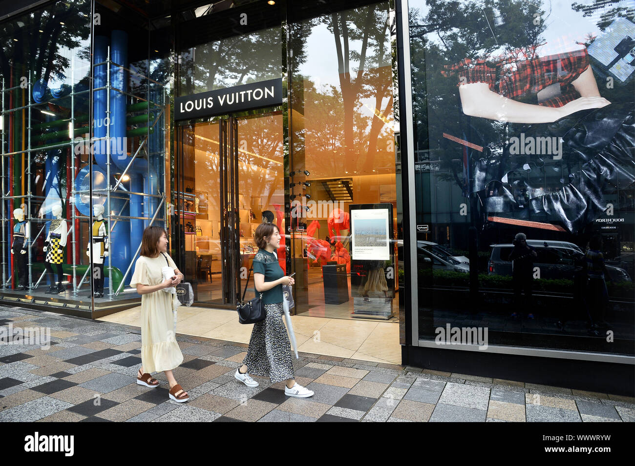 Louis Vutton shop in Melbourne Australia, French fashion house founded in  1854 by Louis Vuitton Stock Photo - Alamy