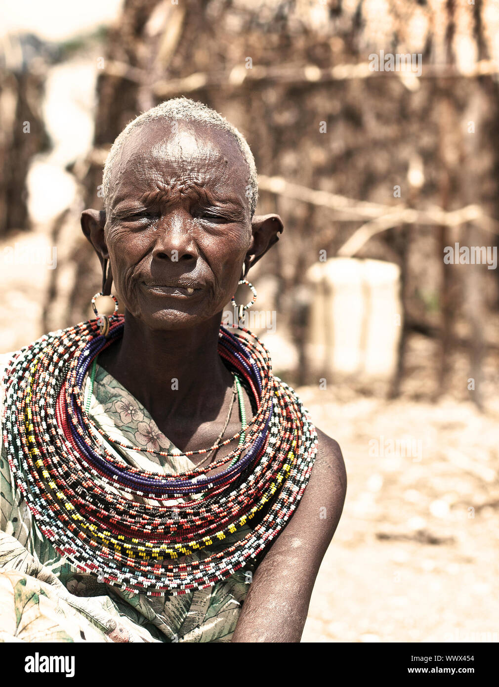 Traditional african woman hi-res stock photography and images - Alamy