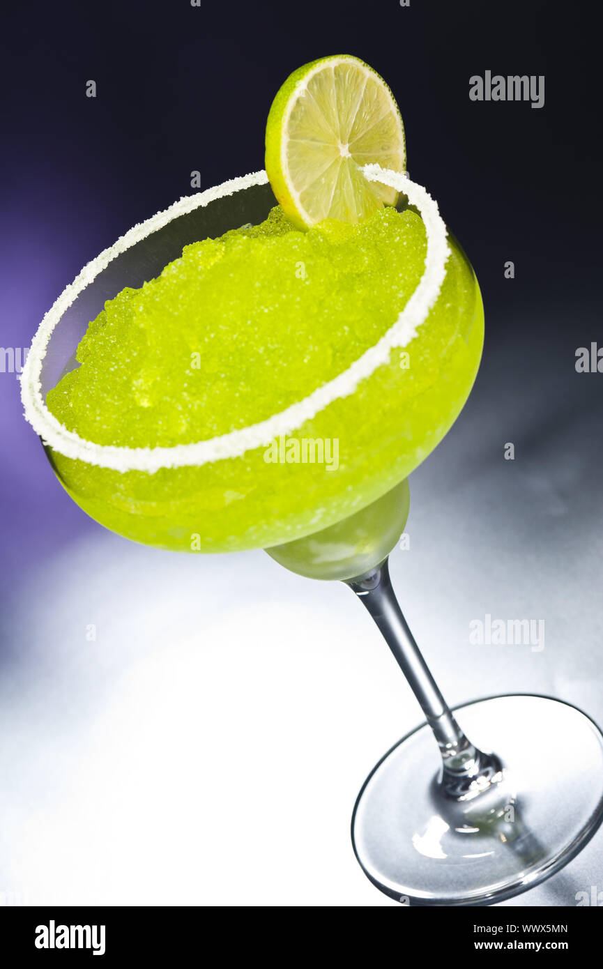 Classic margarita cocktail Stock Photo - Alamy