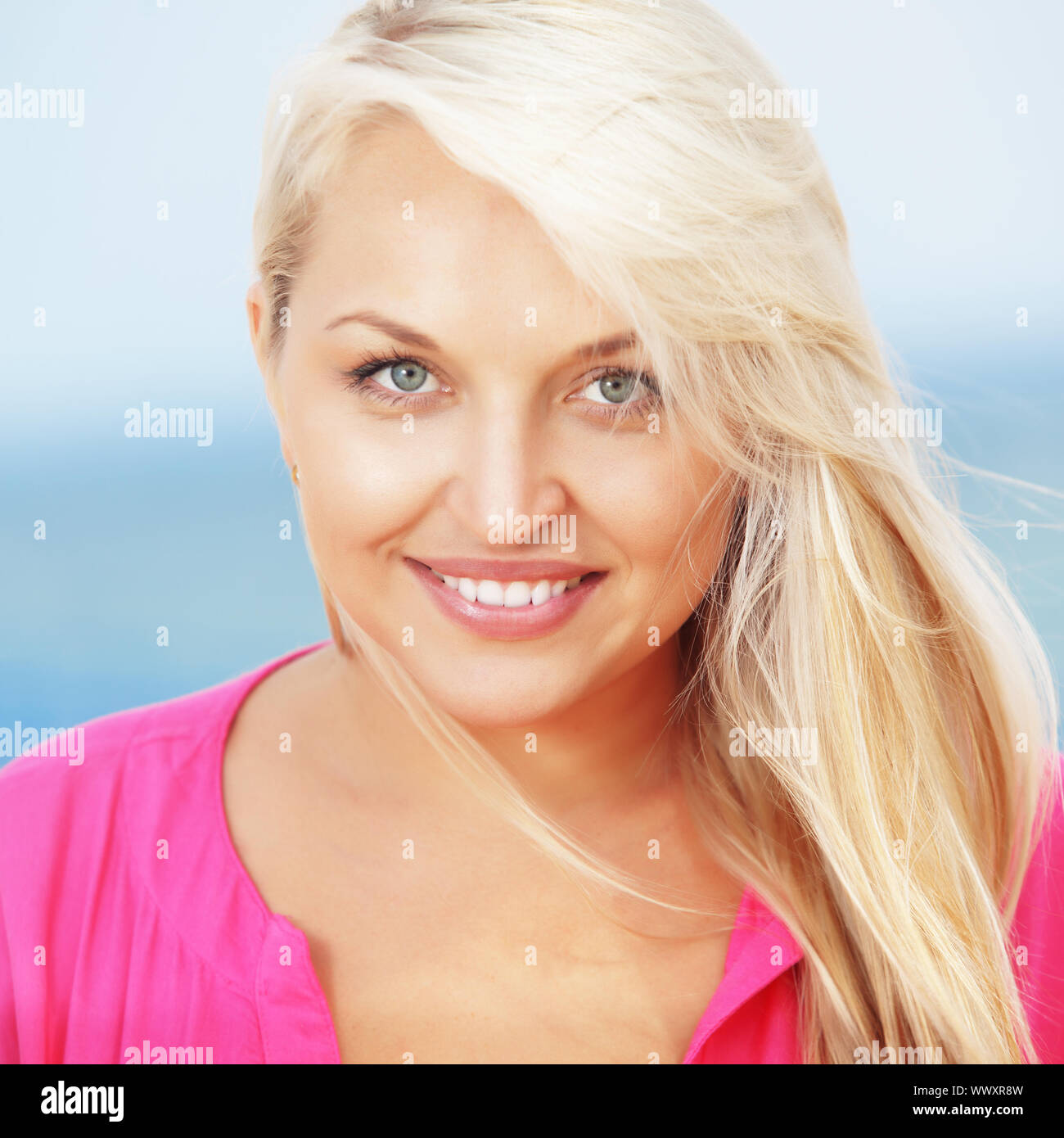 Plus size woman beach hi-res stock photography and images - Alamy