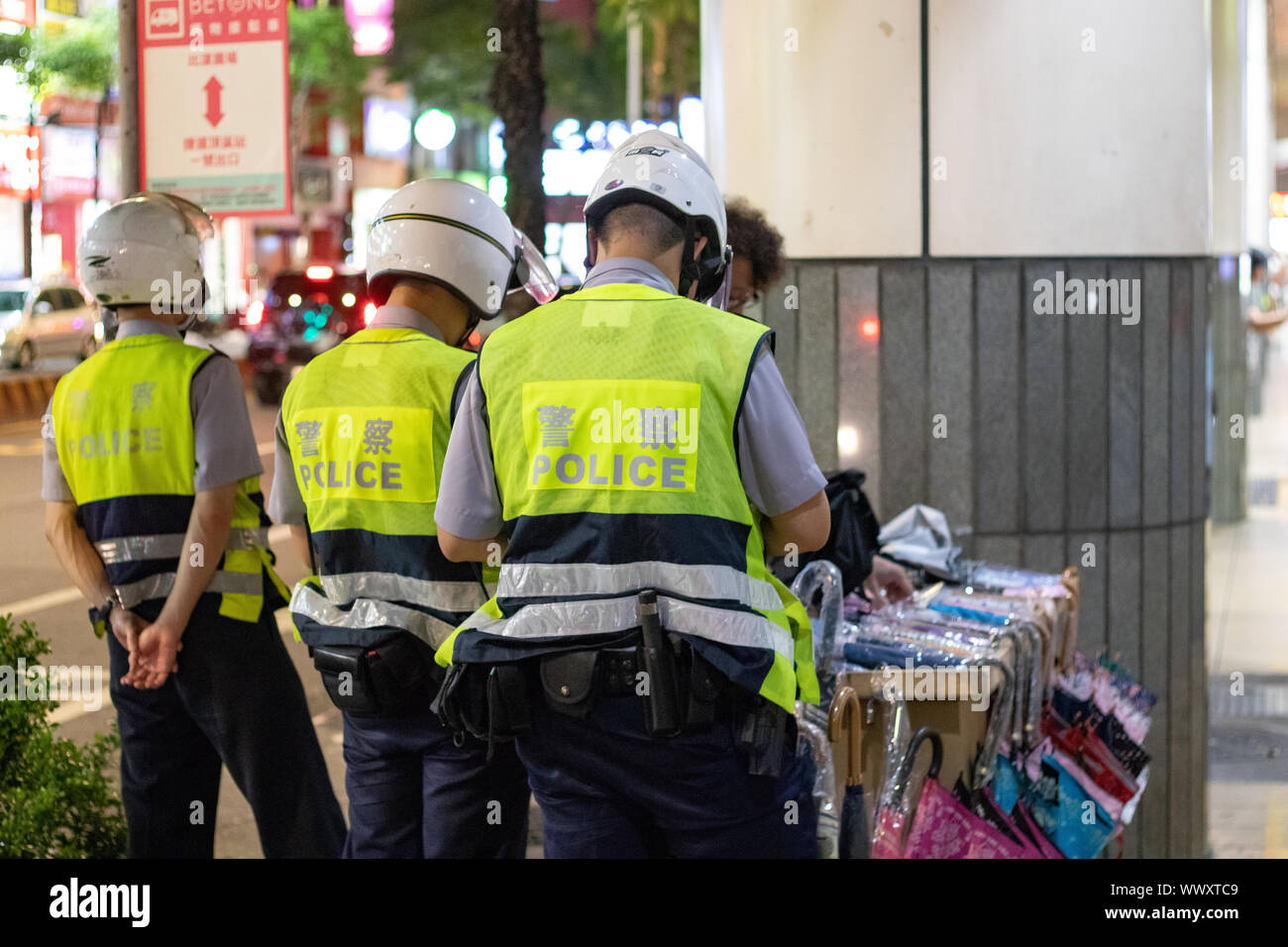 Taipei police making an arrest hi-res stock photography and images - Alamy