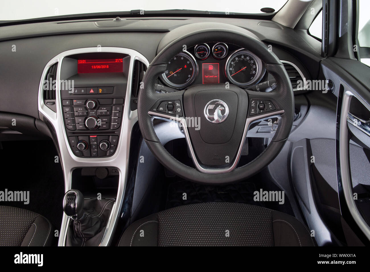 Aggregate more than 79 vauxhall astra 2013 interior
