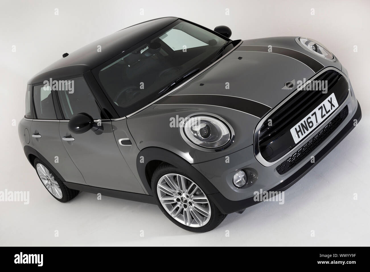 Mini cooper 5 door hi-res stock photography and images - Alamy
