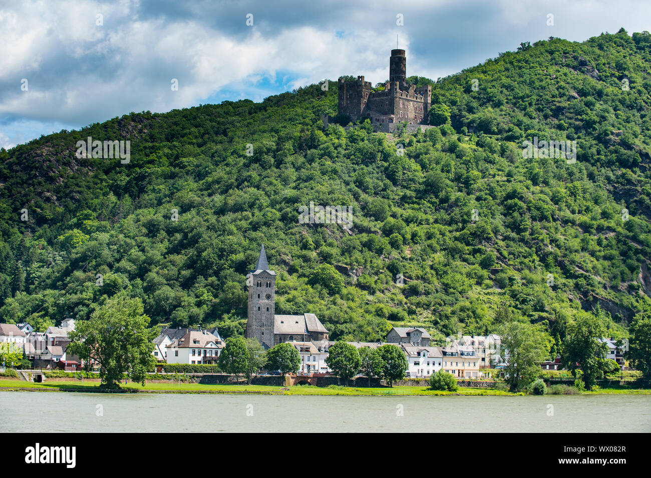Castle Maus overlooking the Rhine river, UNESCO World Heritage Site, Middle Rhine valley, Rhineland-Palatinate, Germany, Europe Stock Photo