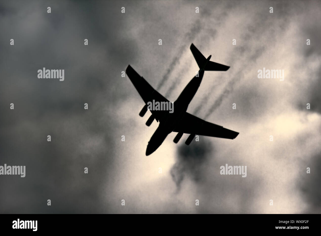 Aircraft Flight Paths High Resolution Stock Photography and Images - Alamy
