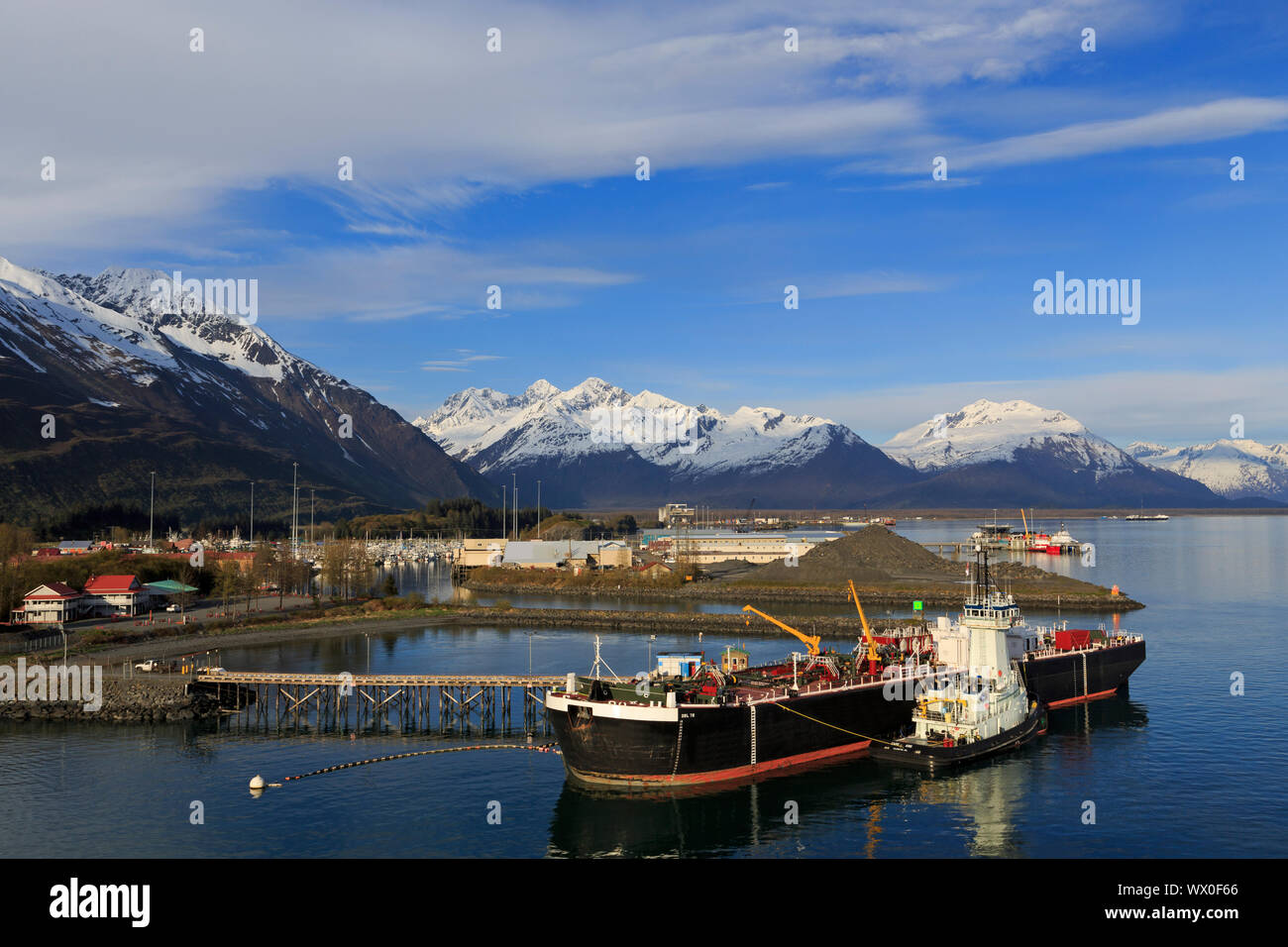 Fuel Barge High Resolution Stock Photography and Images - Alamy