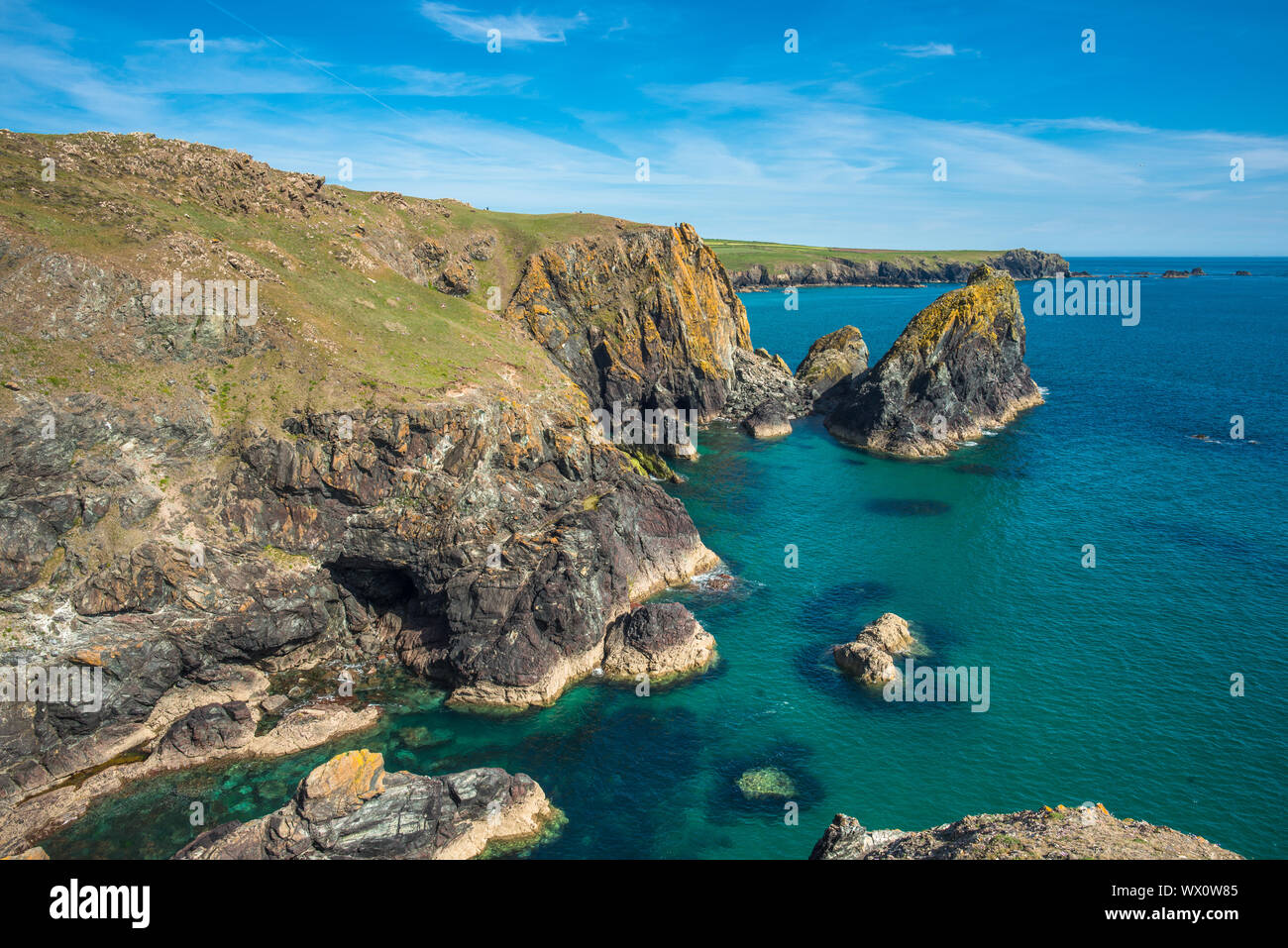 Rocky coastal scenery at Kynance Cove on the Lizard Peninsula in ...