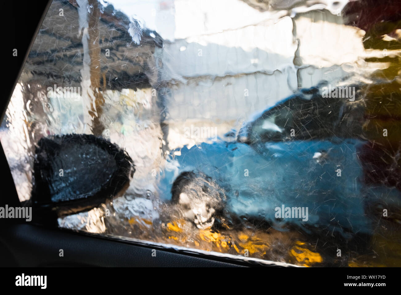 Inside washing machine hires stock photography and images Alamy