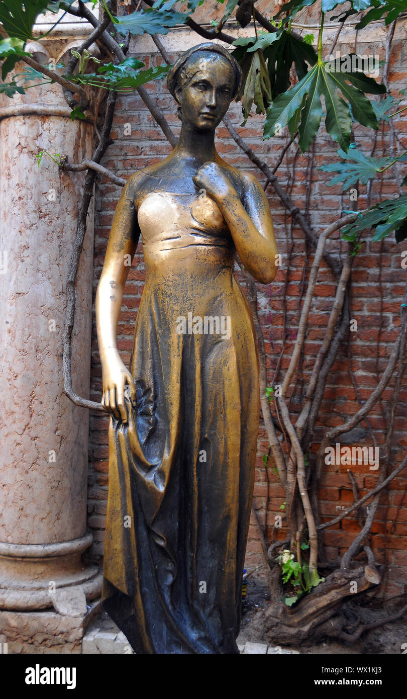 Juliet statue verona hires stock photography and images Alamy