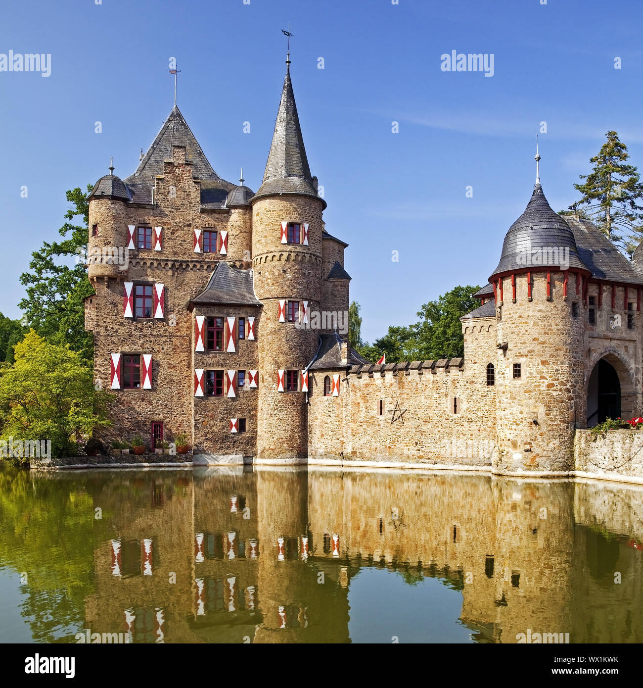 Castle Satzvey Mechernich North Eifel Eifel North Rhine Westphalia Germany Stock Photo Alamy