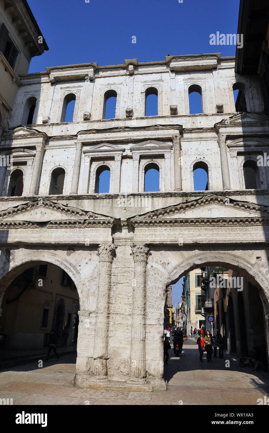 Porta Borsari, old roman gate, Verona, Italy, Europe Stock Photo - Alamy