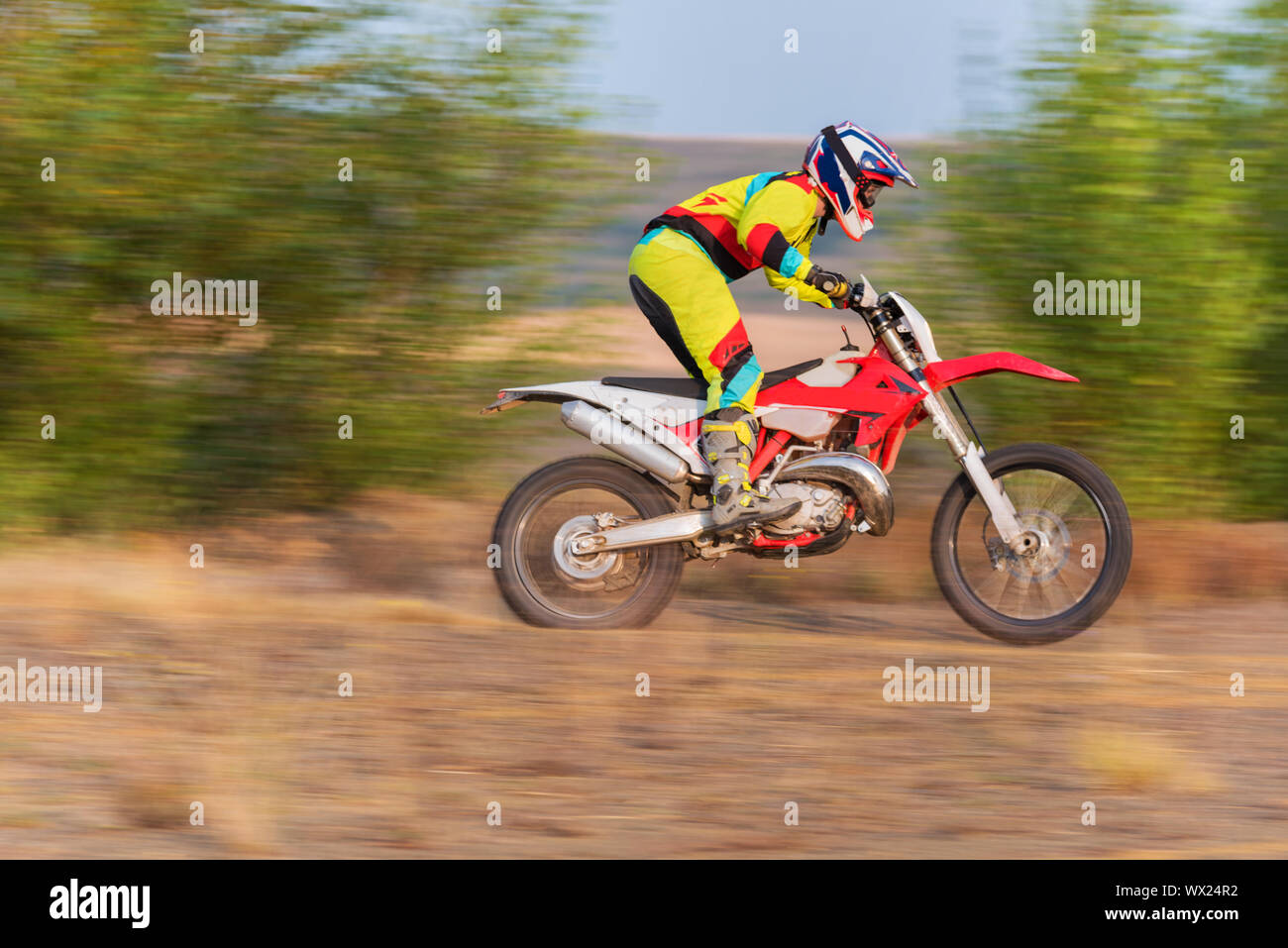 Wheelie dirt bike wheelie hires stock photography and images Alamy