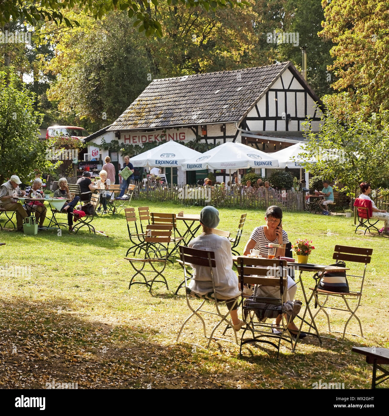 Germany People Beer High Resolution Stock Photography And Images Alamy