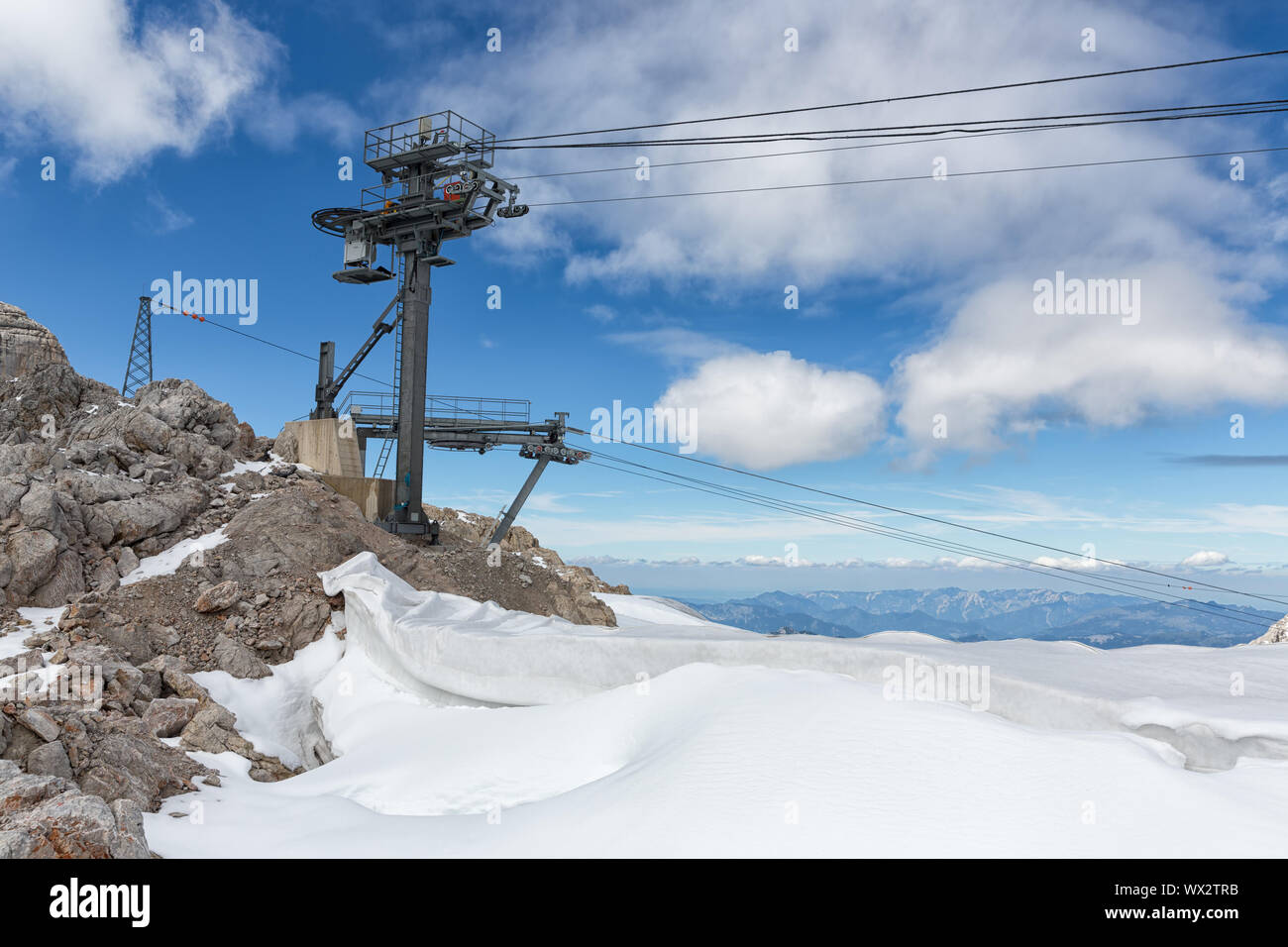 Dachstein glacier cable car hi-res stock photography and images - Alamy