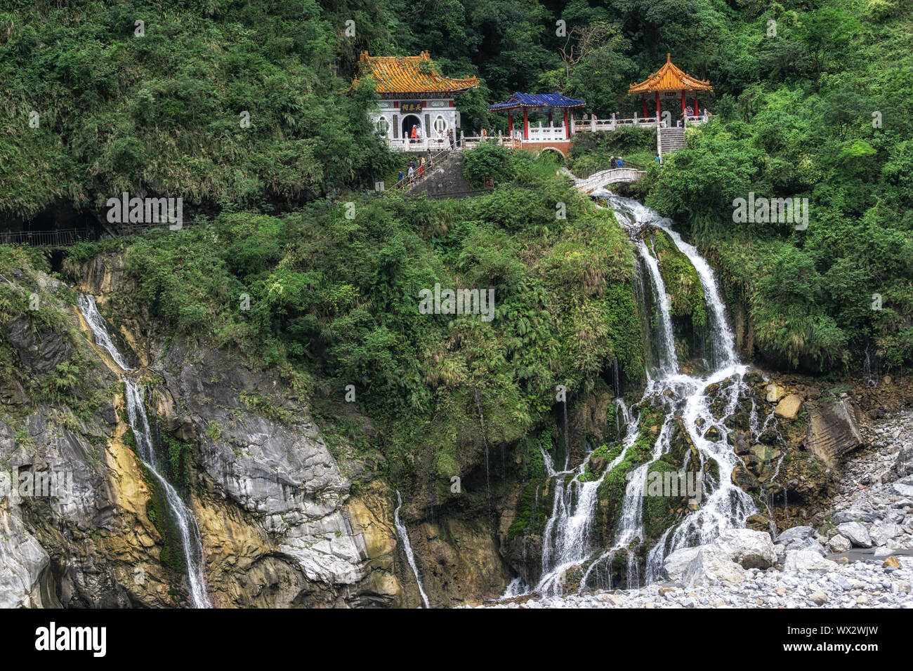 Eternal Spring Shrine Taroko Stock Photo Alamy