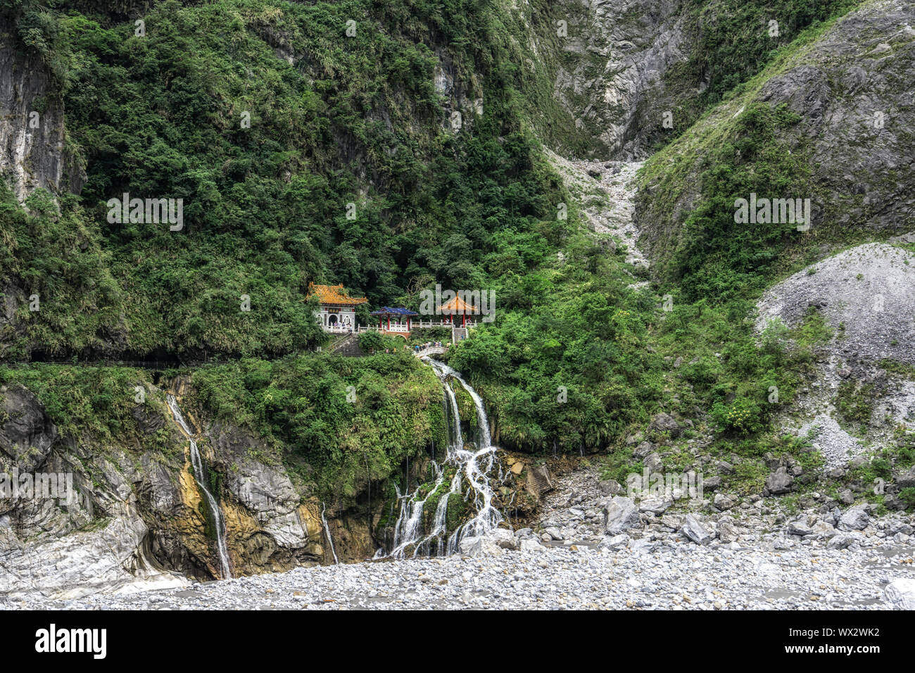Eternal Spring Shrine Taroko Stock Photo Alamy