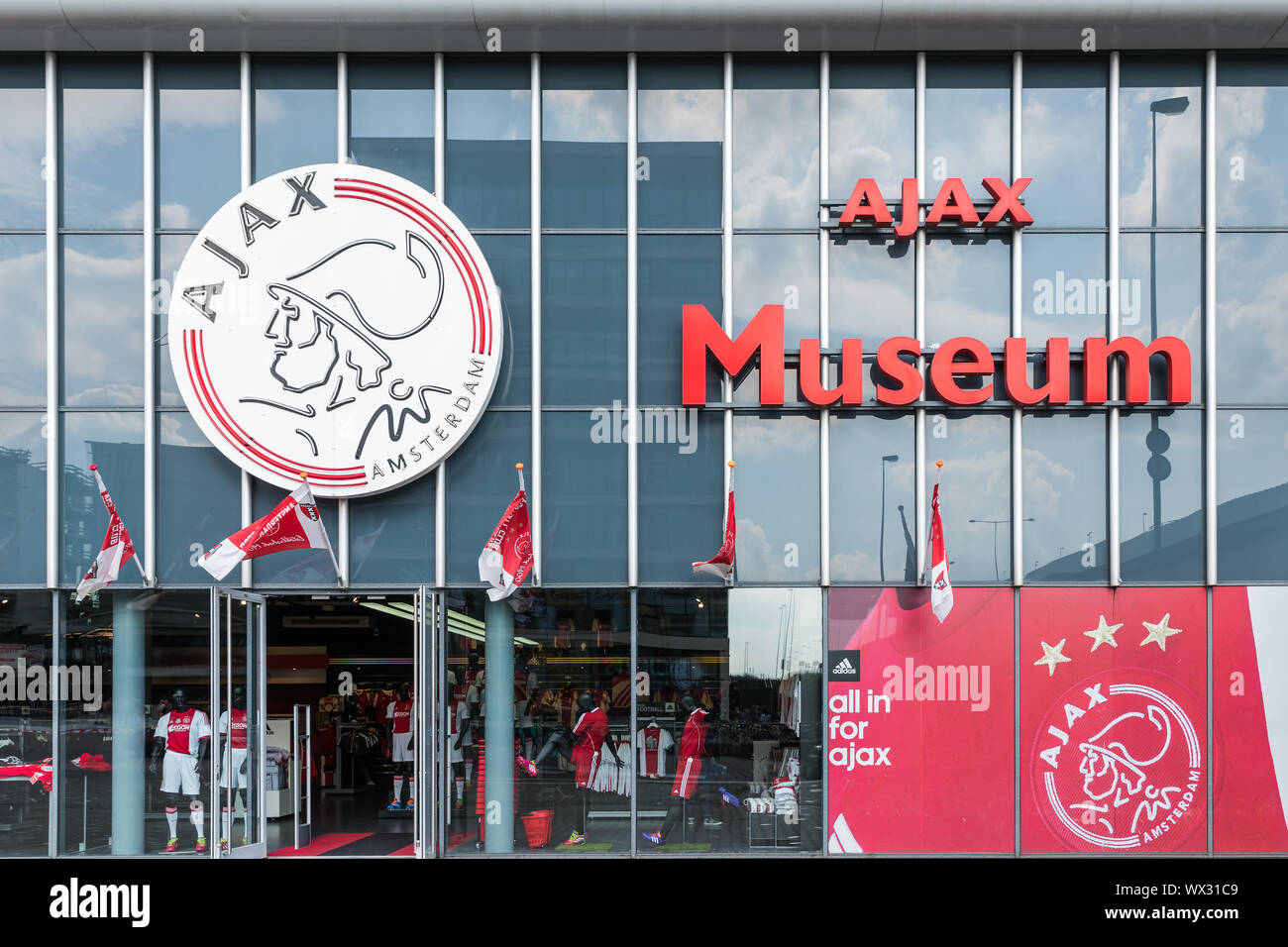 Verplicht Bang om te sterven Belang Ajax Club Shop High Resolution Stock Photography and Images - Alamy