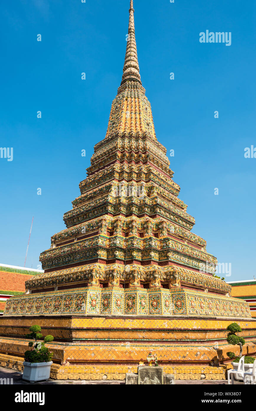Phra Maha Chedi Si Ratchakan is a group of four large stupas in the Wat Pho Stock Photo