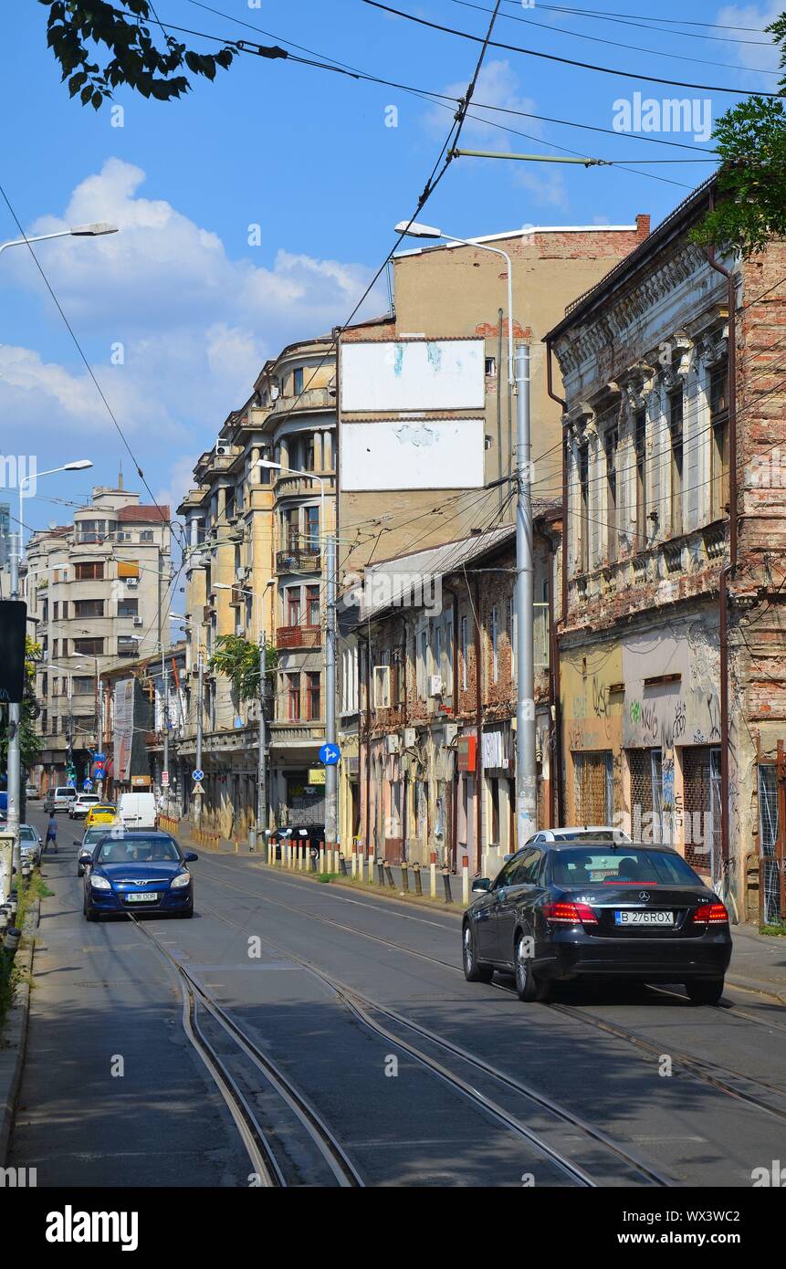 Bukarest, Hauptstadt Rumäniens: Straße mit Altbauten Stock Photo