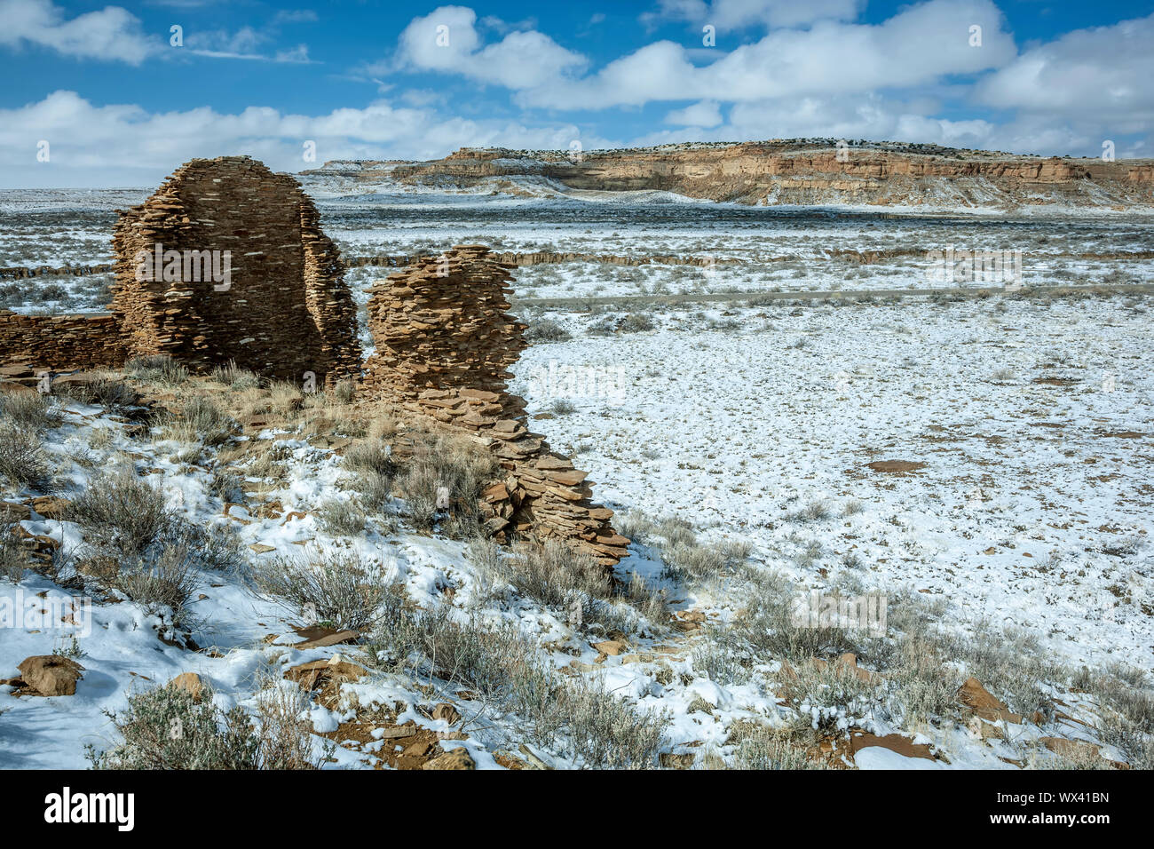 Una Vida ruins under snow, Chaco Culture National Historical Park, New Mexico USA Stock Photo