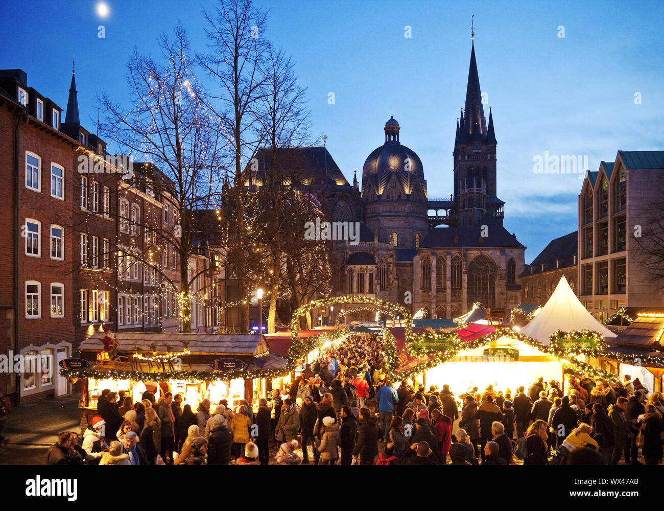 Christmas market at Aachen Cathedral in the evening, Aachen, Germany