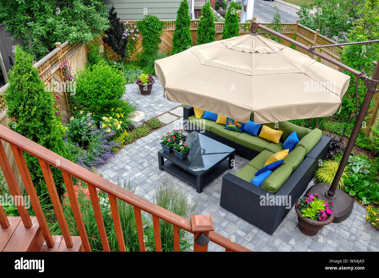 This Beautiful Small Urban Backyard Garden Features A Tumbled