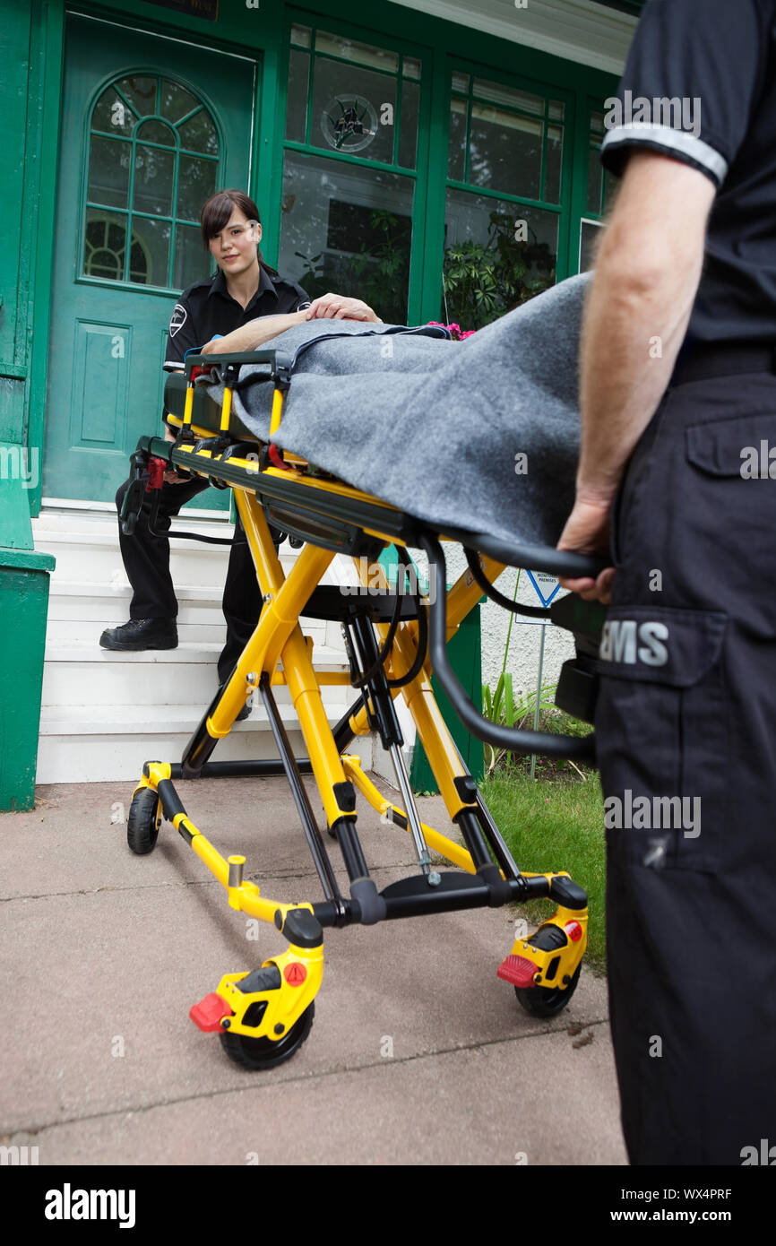 Emt stretcher ems ambulance hi-res stock photography and images - Alamy