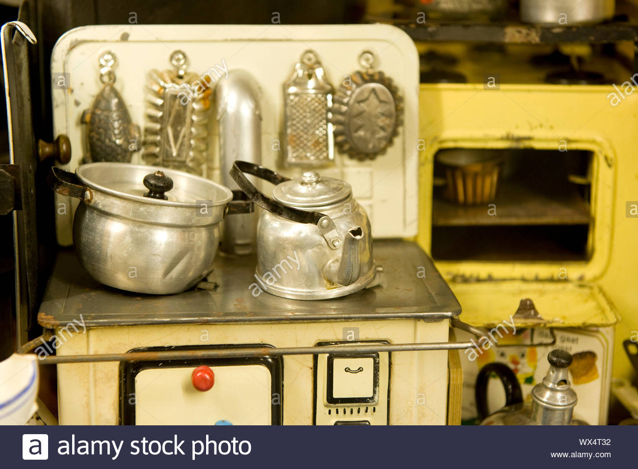 vintage kitchen toy