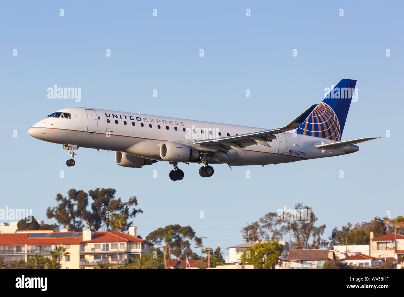 Inside Embraer 175 United