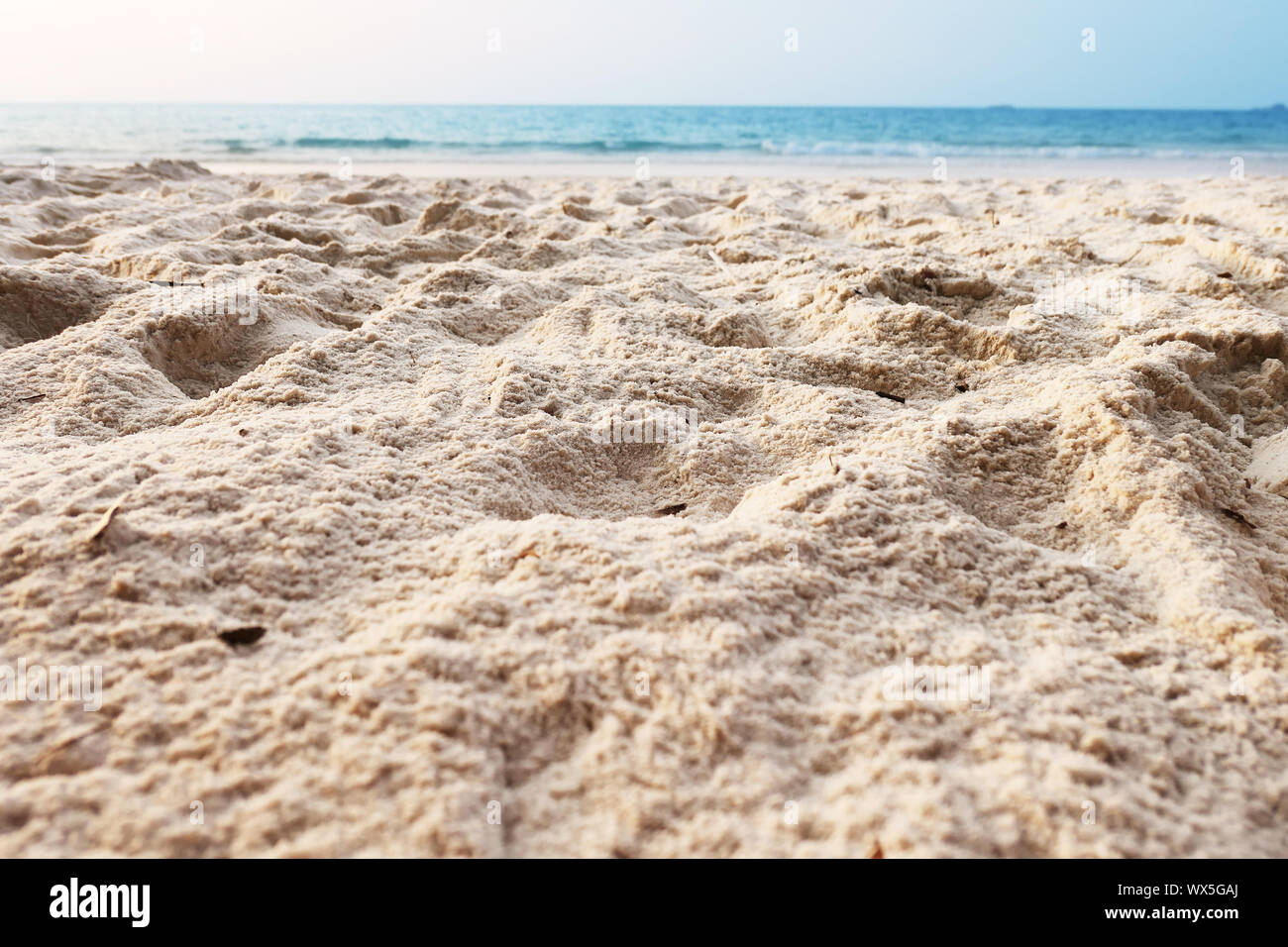 Very hot tropical sunshine hi-res stock photography and images - Alamy