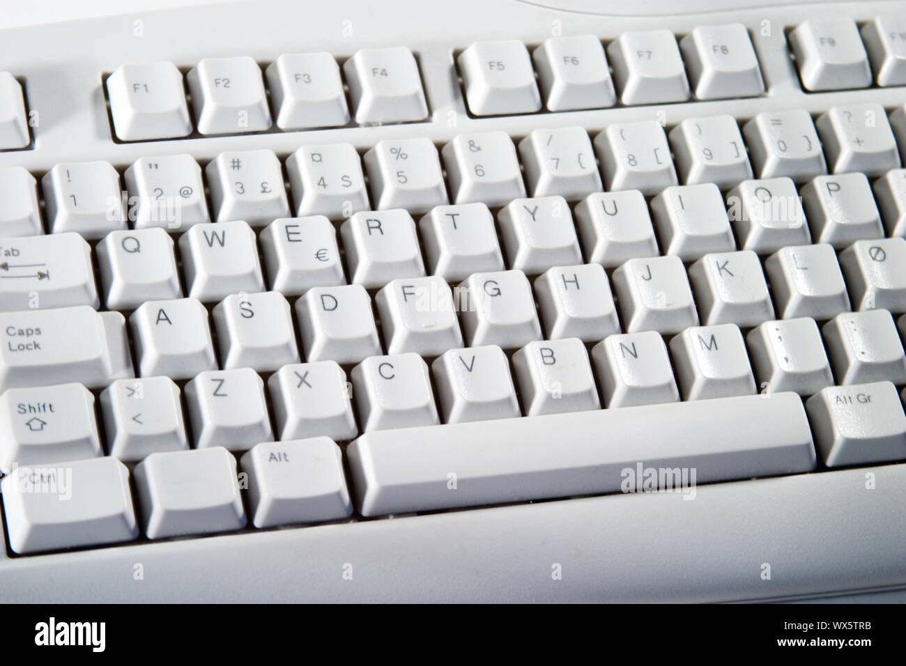 White Desktop Computer Keyboard Stock Photo - Alamy