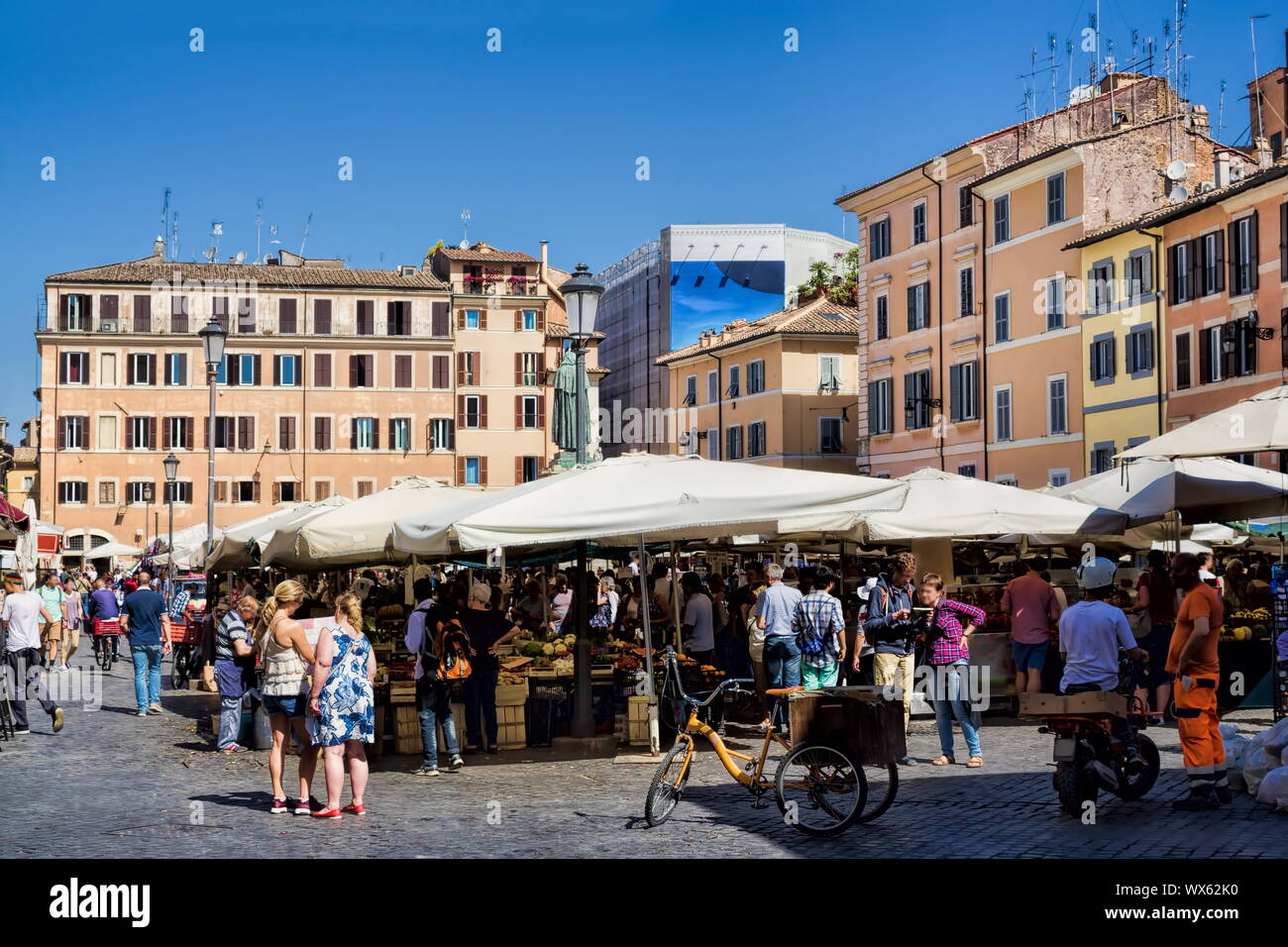 Campo de fiori hi-res stock photography and images - Alamy