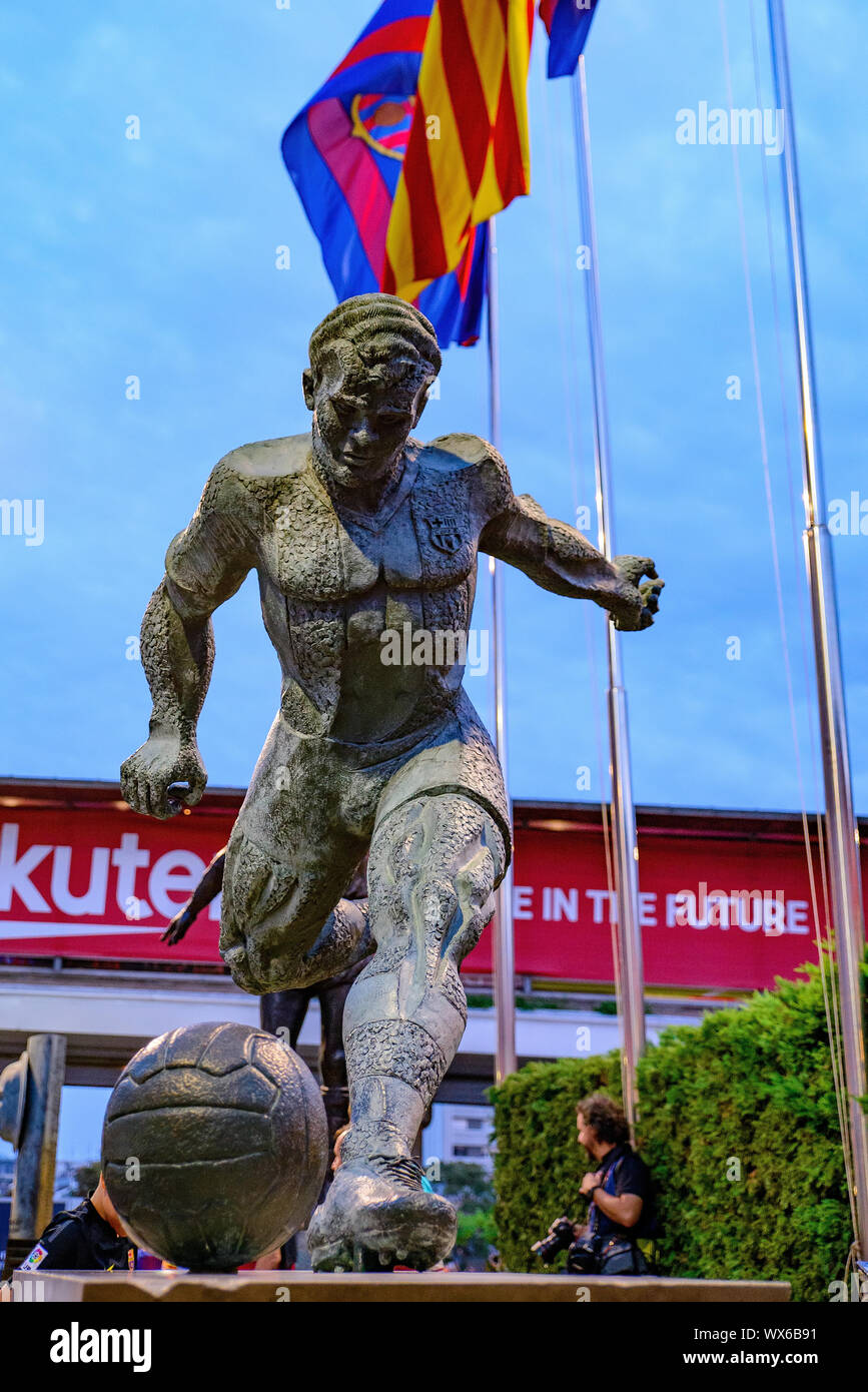 BARCELONA SEP 14 The Lazlo Kubala Stecz statue in front of the