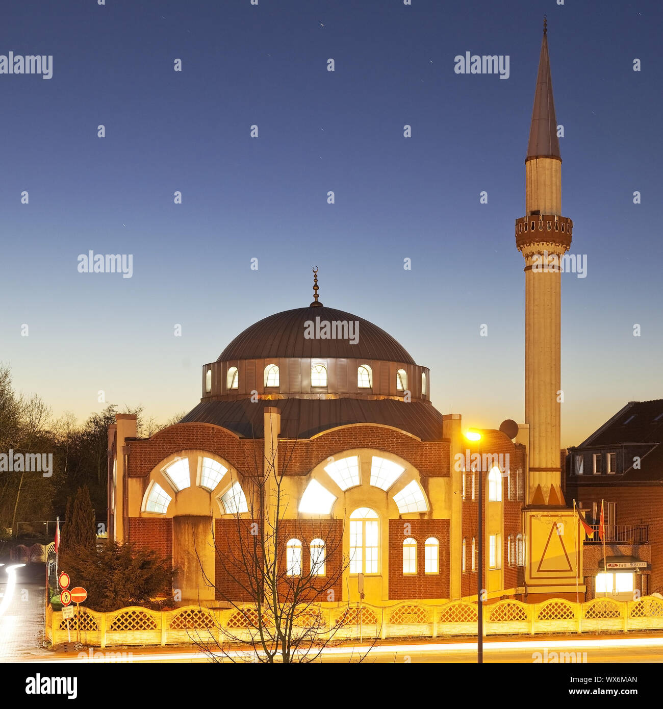 Faith Mosque in the evening, Essen, Ruhr Area, North Rhine-Westphalia, Essen, Germany, Europe Stock Photo
